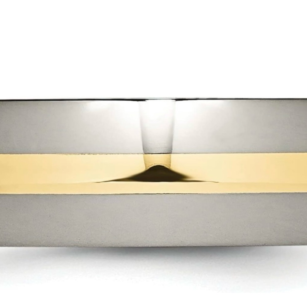 Brand new (only tried on) men’s titanium wedding band. Size 11.